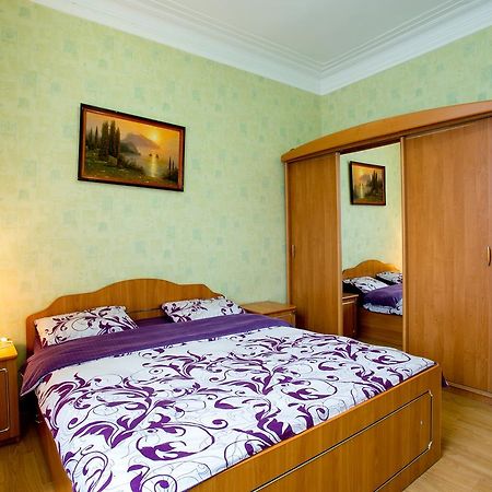 Apartments On Bolshaya Morskaya 65 Nikolayev Εξωτερικό φωτογραφία